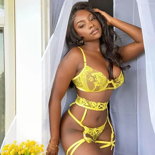 Venus in her lovely yellow outfit